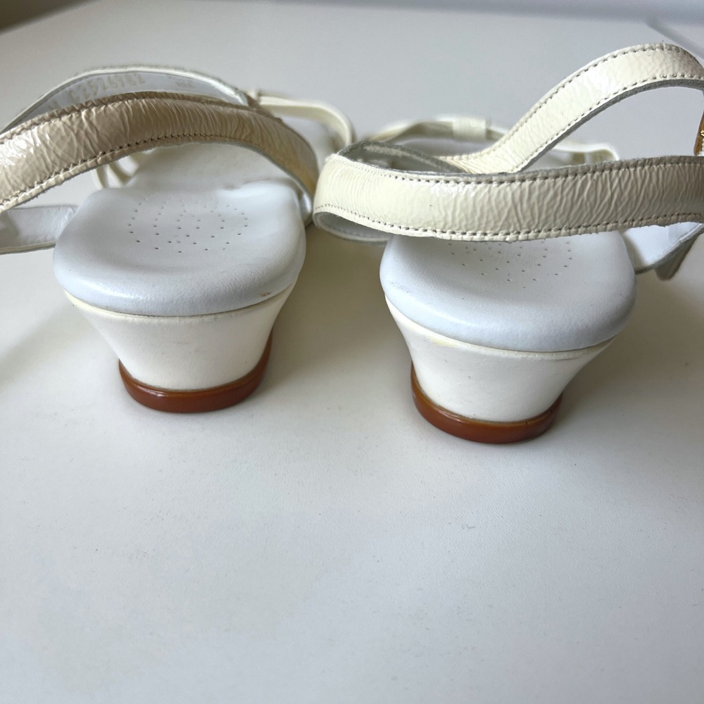SAS Ivory Patent Leather Comfort Sandals Wedge Slingback Shoes 7W - Picture 5 of 9